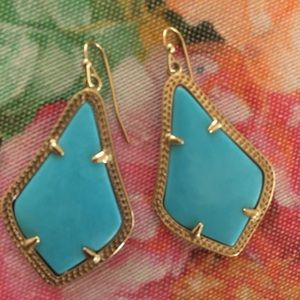 Lovely Kendra Scott earrings